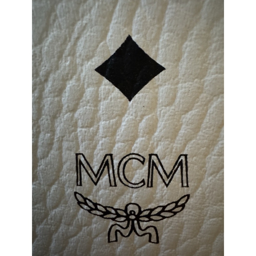 White Reversible MCM Liz Shopper In Medium Visetos - Picture 5 of 16